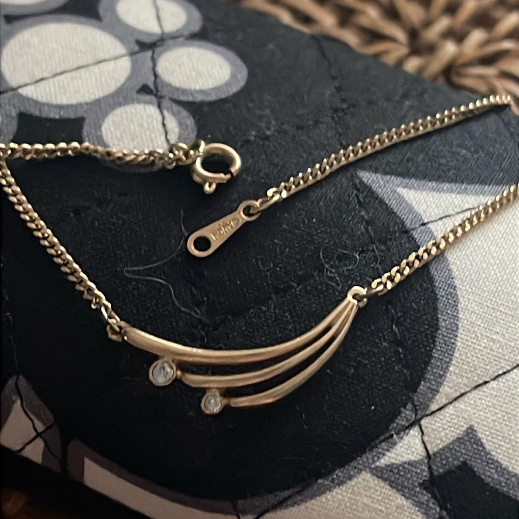 Vtg Avon Petite 2 Stone Reed Gold Tone Necklace 16$